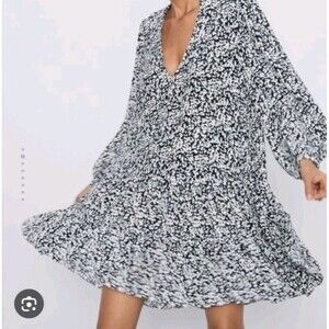 Zara Mini Dress Womens Sz XS Black White Spot Pattern VNeck Ruffle Bottom 184